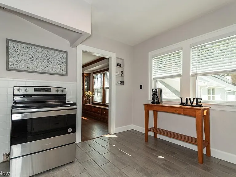 10705 Saint Mark Ave — Photo 18