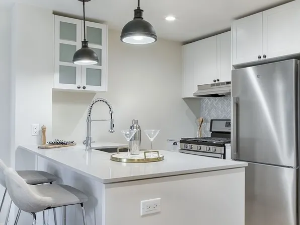 409 Eastern Parkway image 1 of 17