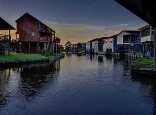 346 Redfish Dr, Freeport, TX 77541