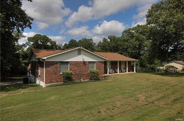 2nd image of 7208 Country Life Acres