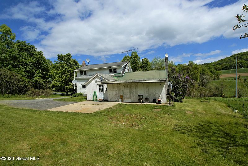 4th image of 383 Hicks Road Road
