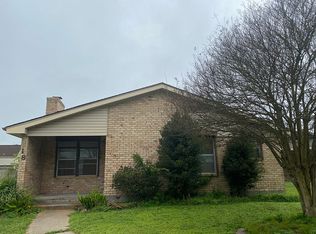 18 Campeche Cir, Galveston, TX 77554