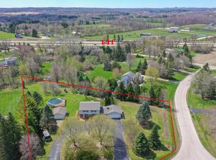2805 Farview Dr, Richfield, WI 53076