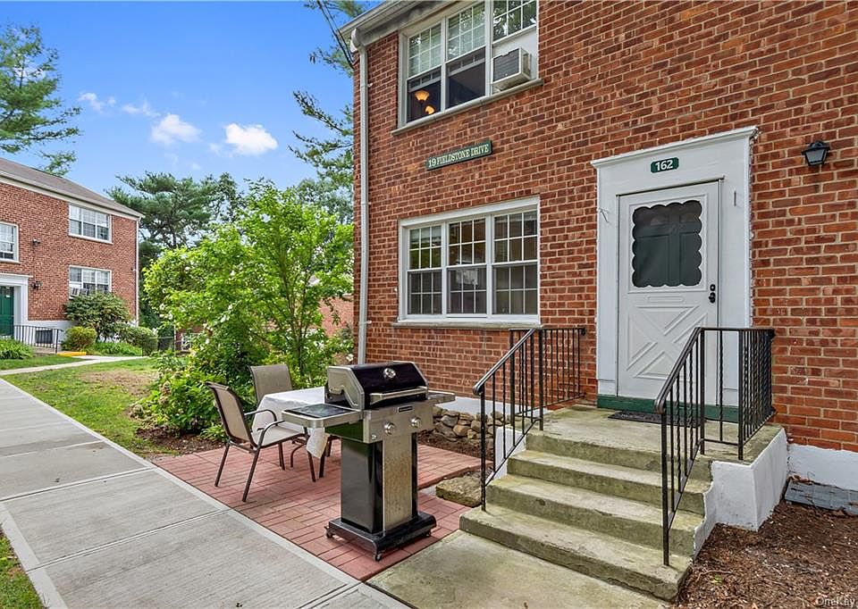 1st image of 19 Fieldstone Dr APT 162