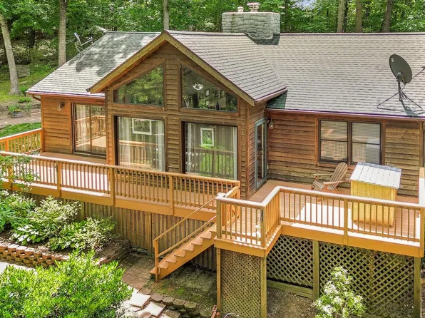 93 Slingshot Ln, Gerrardstown, WV 25420