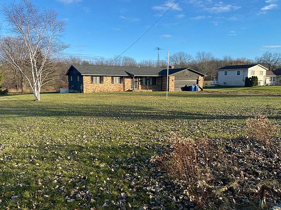 3rd image of 10211 N Fenton Rd