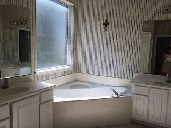 3rd image of 9038 Uppercove Cir