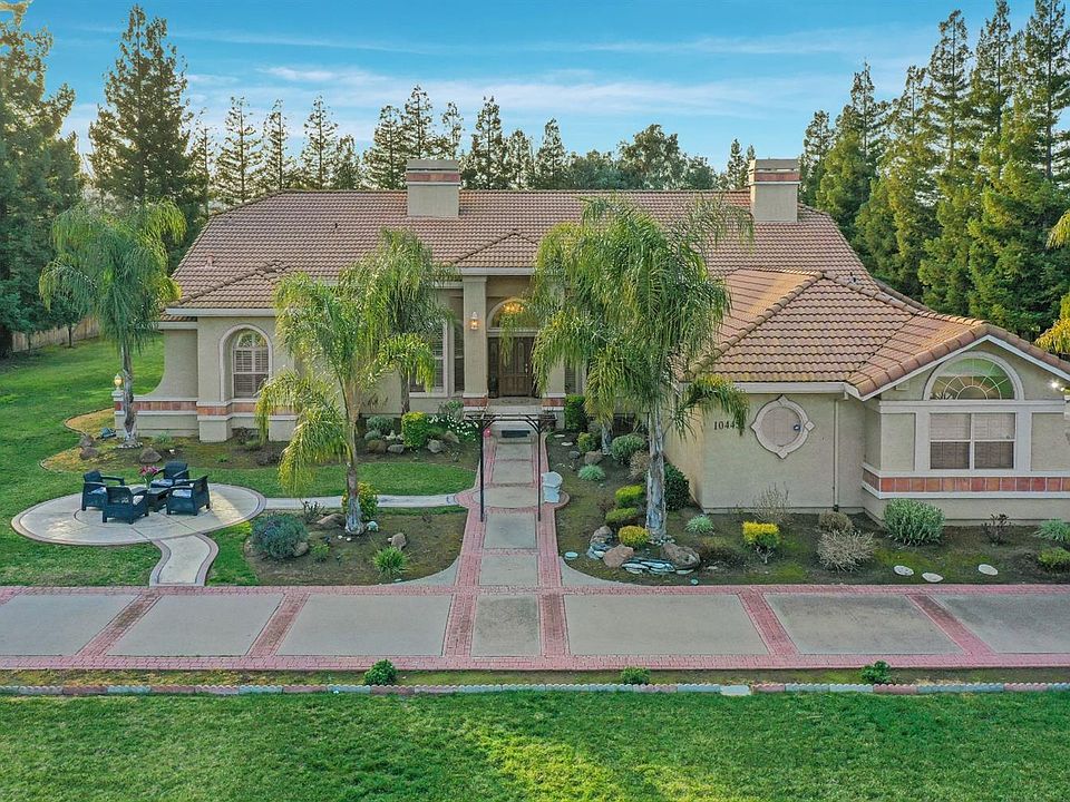 1st image of 10445 Chantel Ln