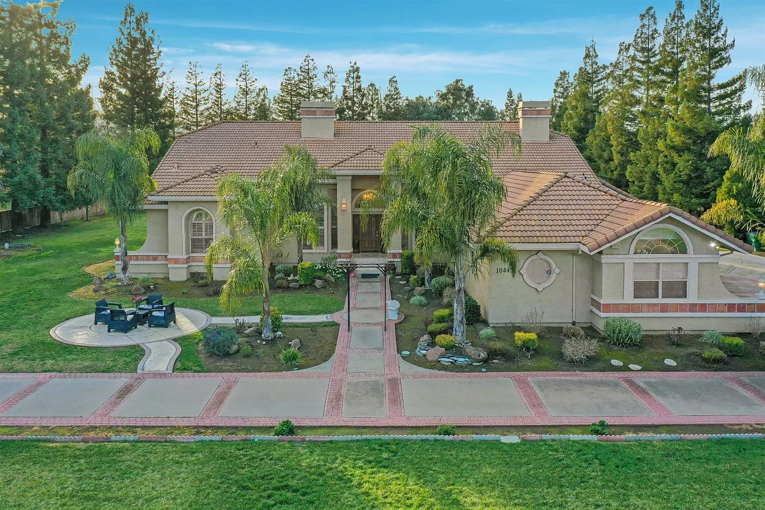 10445 Chantel Ln photo 1