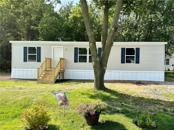 6461 Swamp Rd #14, Byron, NY 14422