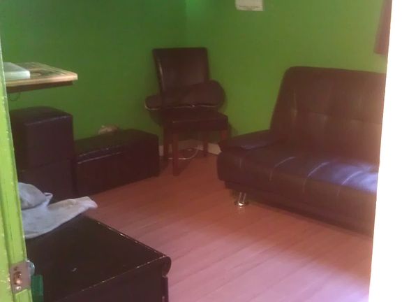 4th image of 223 Terminal Ave
