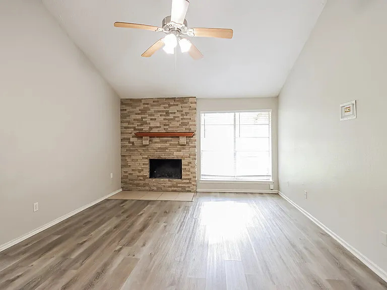 4306 Hickorygate Dr — Photo 3