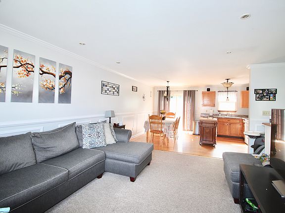 3rd image of 35 Wicken Sq