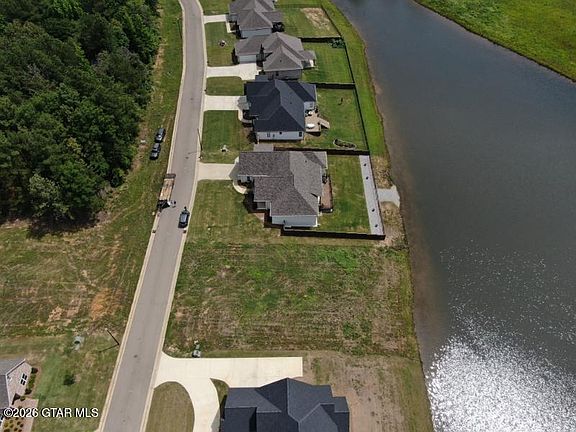 3rd image of 244 Ridgeway Dr