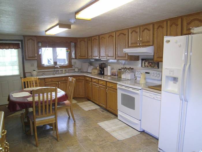 Eat In Kitchen