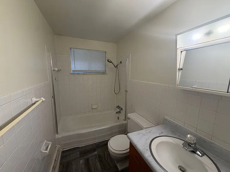 239 E Oak Cliff Court — Photo 6