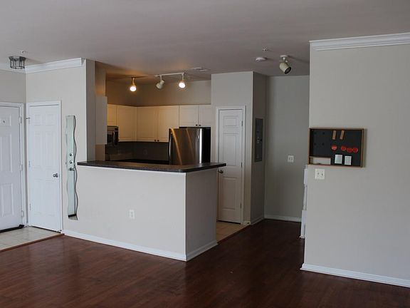 3rd image of 11397 Aristotle Dr APT 306