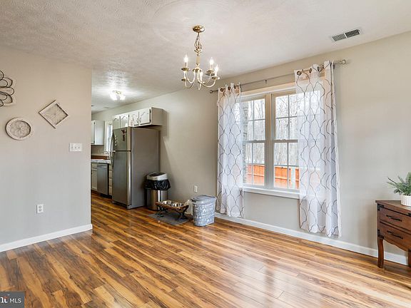 4th image of 412 Winchester Dr