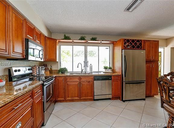 4th image of 10631 NW 26th Pl