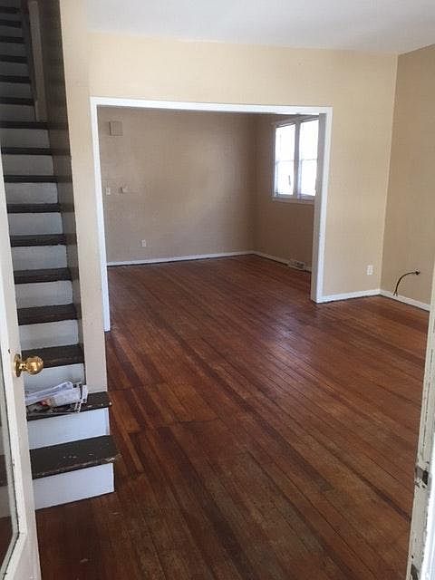 2nd image of 1216 W 10th St
