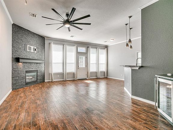 5th image of 10704 NW 32nd St