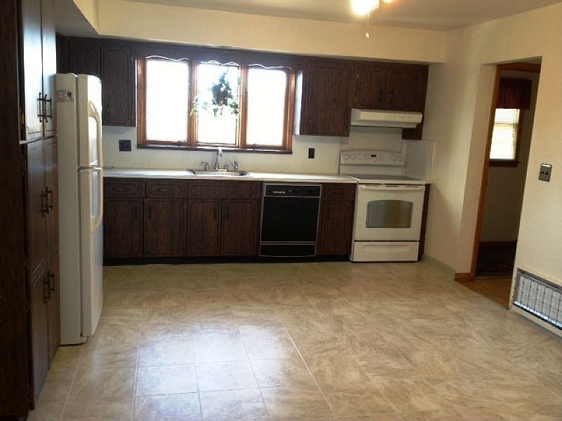 2nd image of 19 Campbell Ave