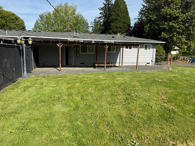 406 Hillview Dr — Photo 20