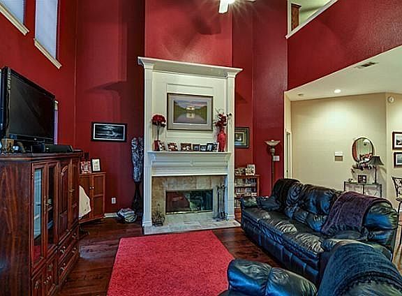 3rd image of 8613 Forest Glenn Dr