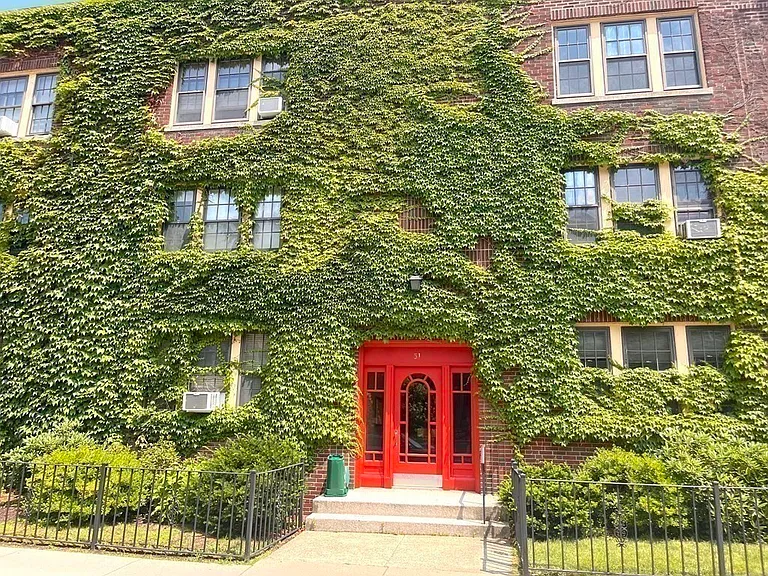 31 Park St #6 — Photo 13