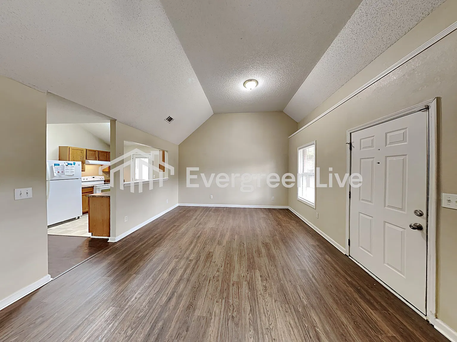 3 bed, 2.0 bath, 1224 sqft, $1,645 — Photo 3