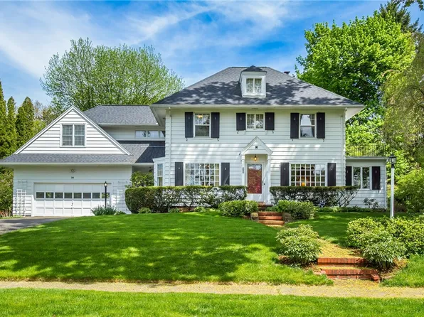 38 Shelwood Dr, Rochester, NY 14618