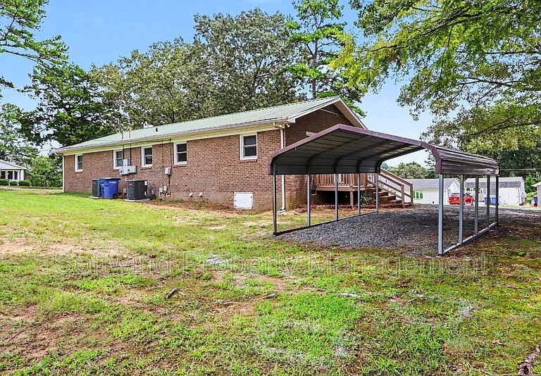 1050 Pinecrest Dr — Photo 15