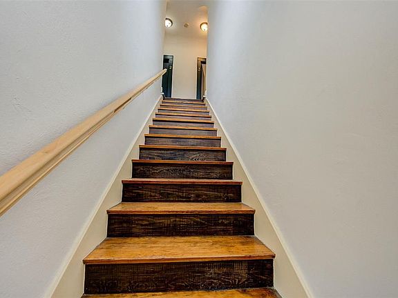 2nd image of 1516 Bonnie Brae St APT 3
