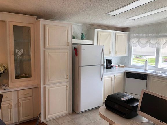 4th image of 105 Tiger Lilly Dr
