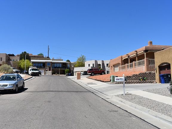 4th image of 4801 Crestridge Ave NW