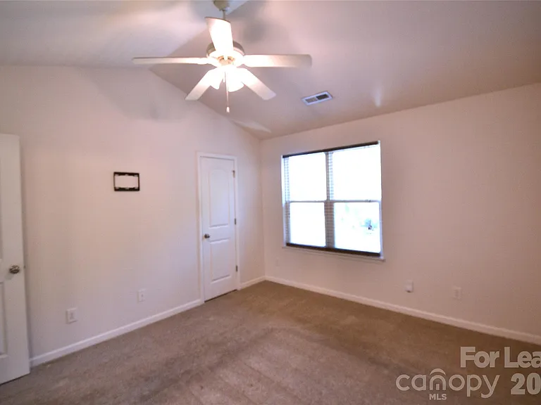 843 Plaza Walk Dr — Photo 23