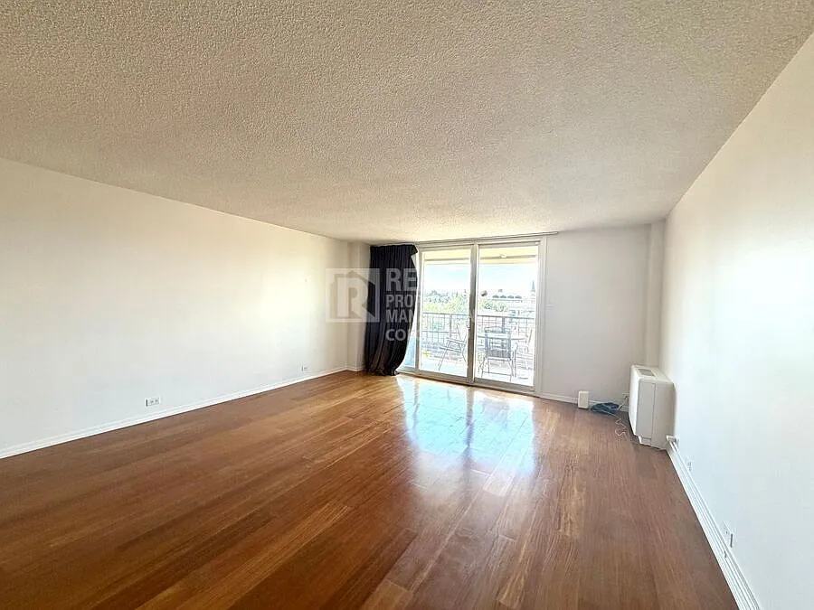 Comfortable Condo Living in Denver — Photo 3