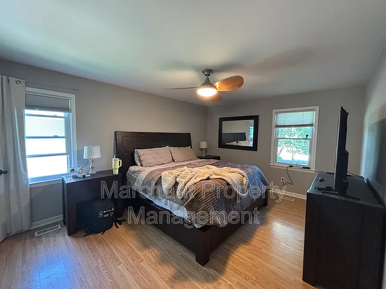 208 Frances Cannon Dr — Photo 5