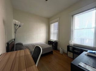 463 Park Dr APT 2L, Boston, MA 02215