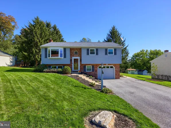 3807 Pine Hill Dr, Columbia, PA 17512