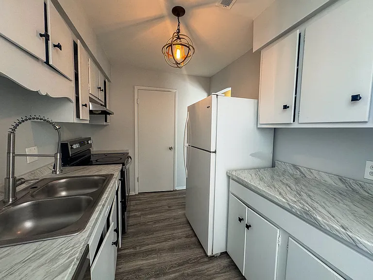 1287 Schaub Dr #1-E — Photo 5