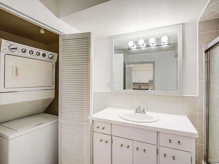 75 Maxwell Ave #B — Photo 11