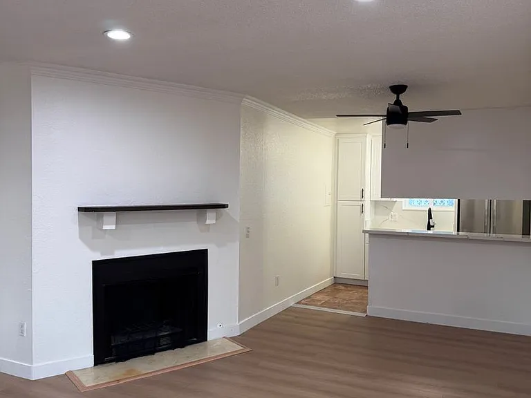 10635 Sherman Grove Ave — Photo 5