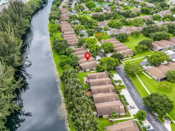 570 Woodgate Circle #A, Sunrise, FL 33326