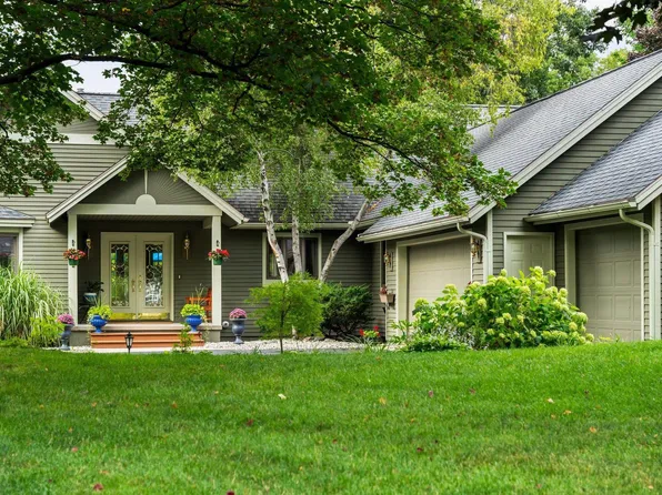 5201 Arrowhead Cir, Williamsburg, MI 49690
