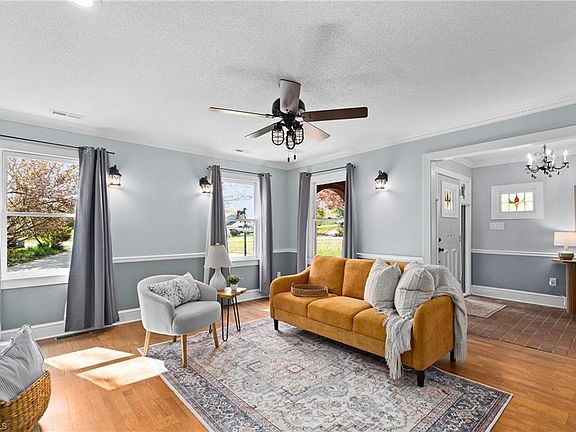 5th image of 159 Maitland Ct