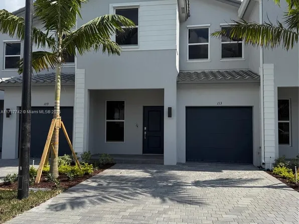 113 SW 184th Pl, Hollywood, FL 33029
