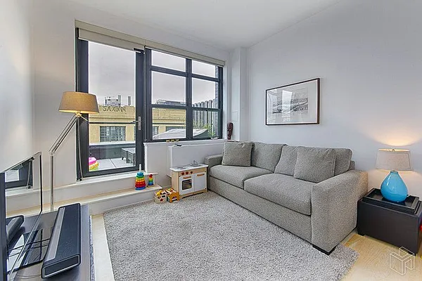 Rented by Halstead Real Estate | media 37