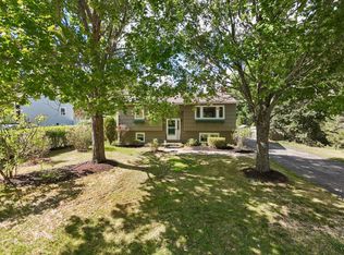 19 Ellen Cir, Yarmouth, ME 04096