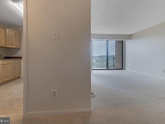 5th image of 2300 Pimmit Dr APT 1403